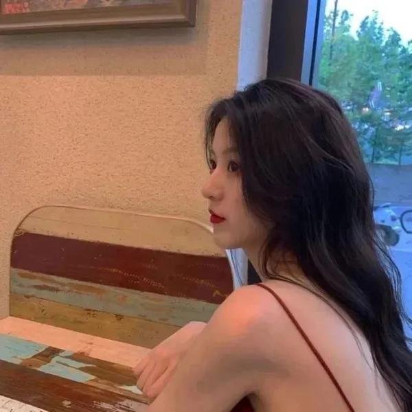 邪恶的蕾丝莉